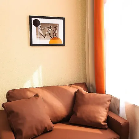 Red Fox Hotel