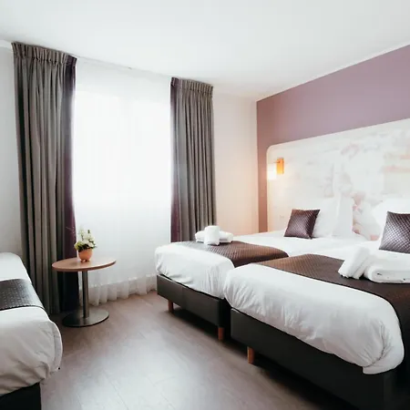 Hotel Red Fox 3*