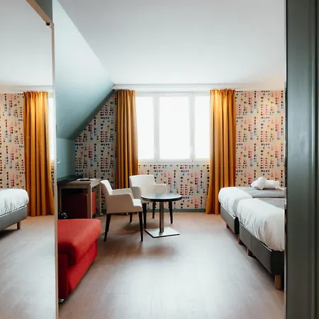 Otel Red Fox