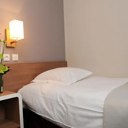 Otel Red Fox