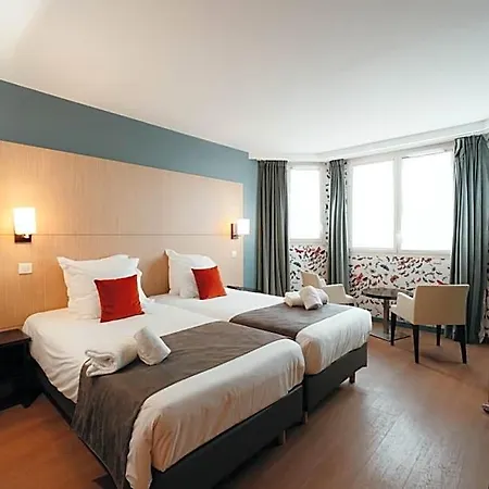 Otel Red Fox