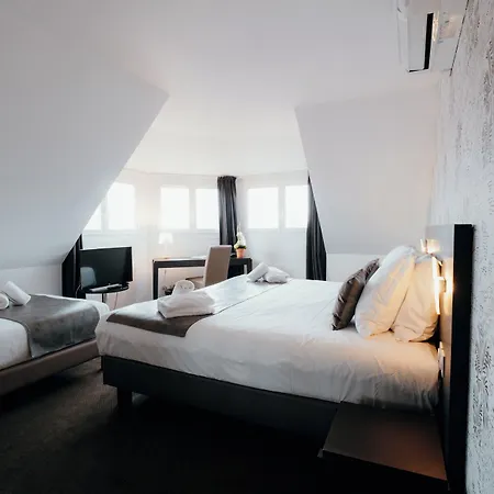 Hotel Red Fox