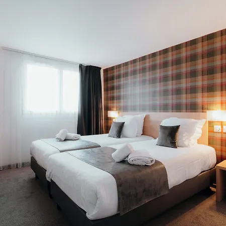 Red Fox Hotel 3*
